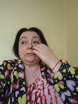 EmmaEmmy40 live cam on StripChat