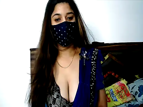 Gloie4u live cam on StripChat