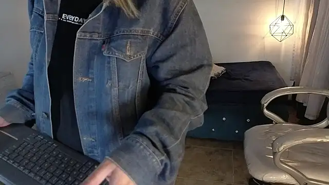 NinaSakura_Eup webcam