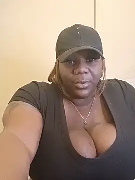 MzShyne webcam