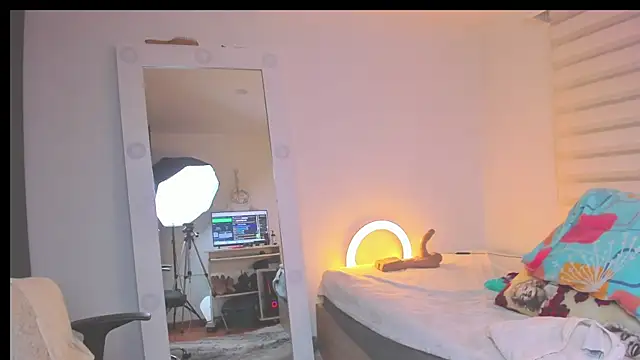 SharonVelvet webcam