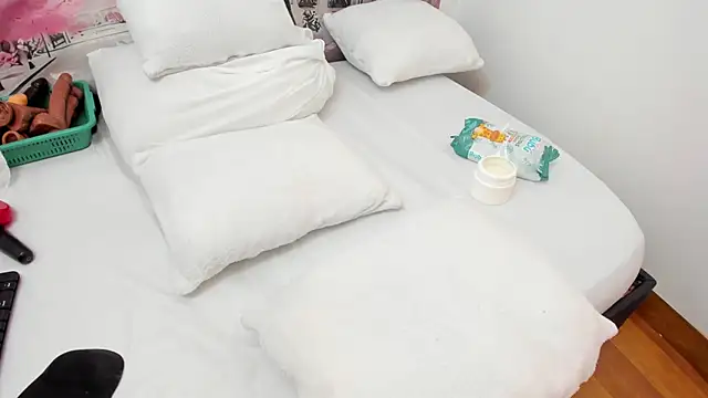charlotte-11 webcam