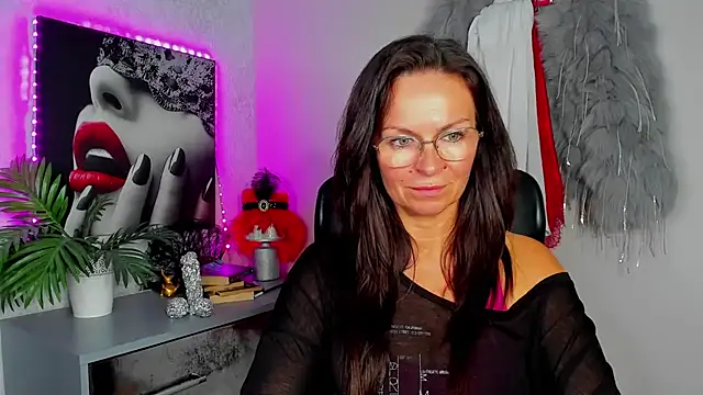 HelenLuxx webcam