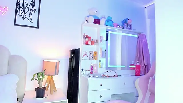 NaomiAsha webcam