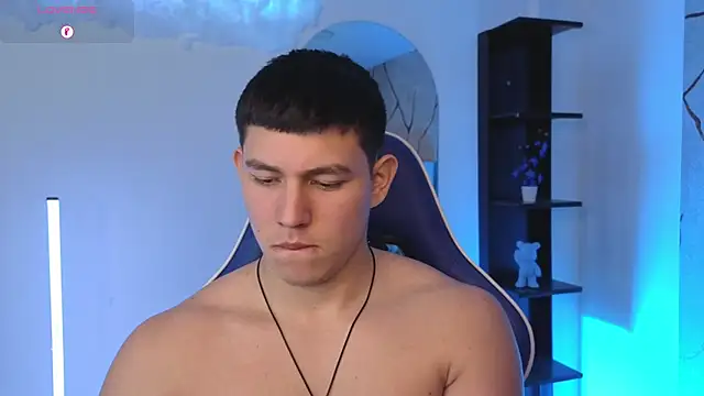 JamesCr_ live cam on StripChat