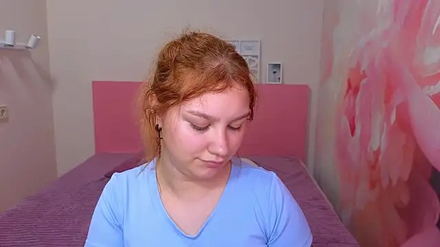 AngelinaLow webcam