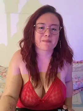 AliaMiller_ webcam