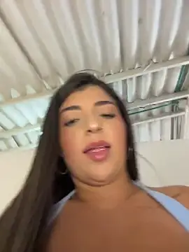 Isaa-Sweet webcam