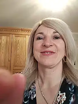 AhlyssaLove1155 webcam