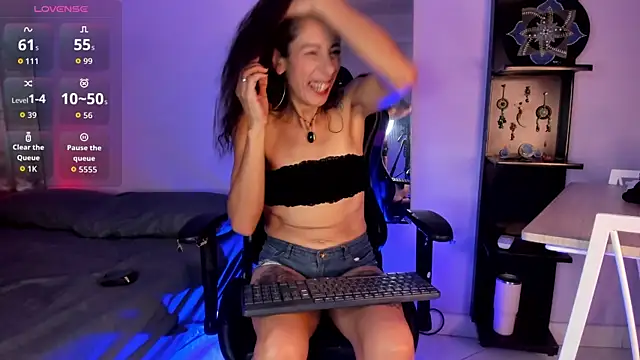 Maya_Storm_ webcam