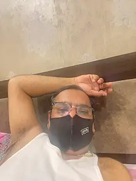 maleattention live cam on StripChat