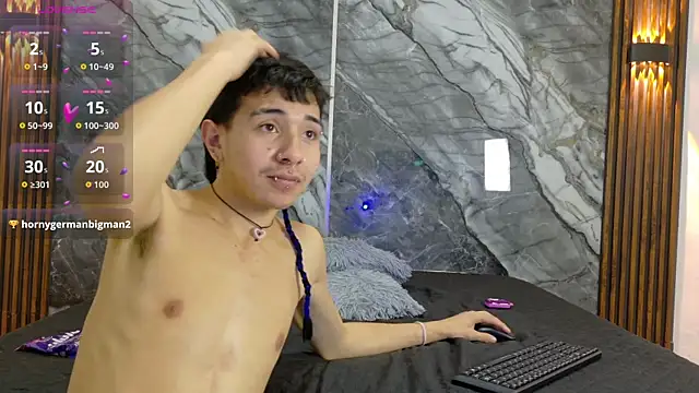 NoahWalker__ webcam