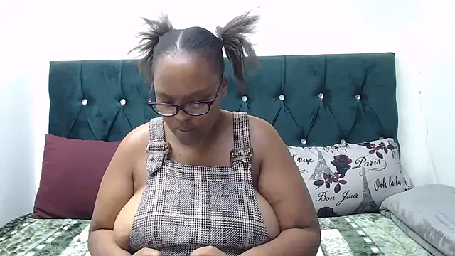 Busty_NickiXXX webcam