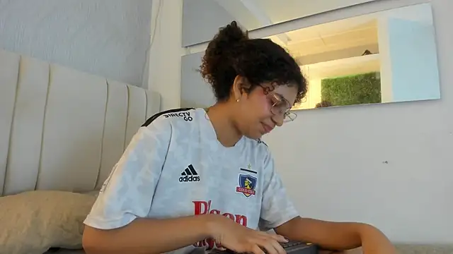 melany_guzman webcam