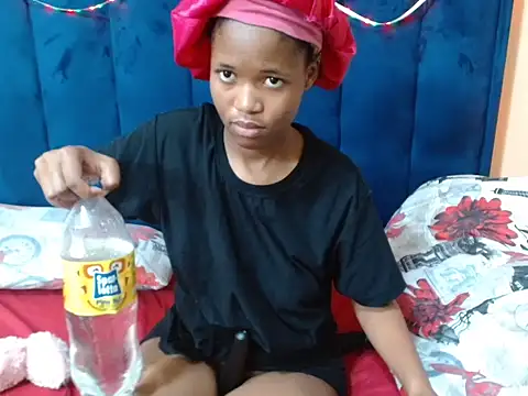 HotCreamyTea webcam