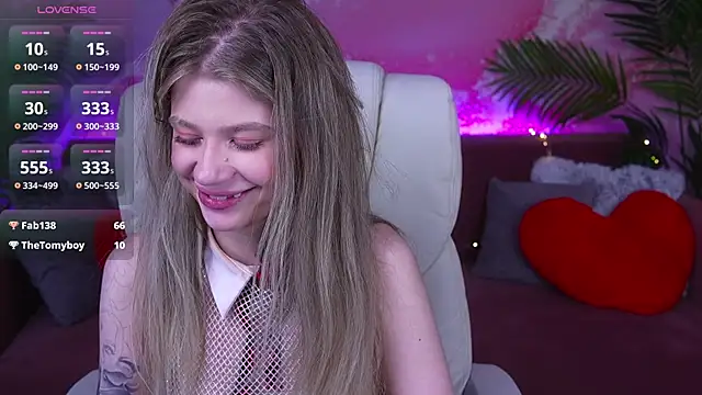 SandyLayy live cam on StripChat