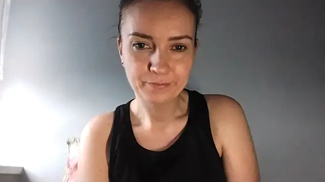 JenniferAlone webcam