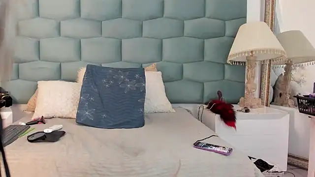 MiaMancini webcam