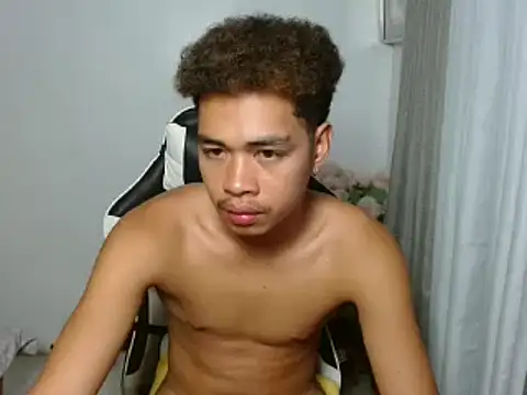 curlyasian_njxx webcam