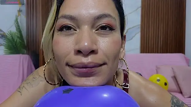 alonddra_tay webcam