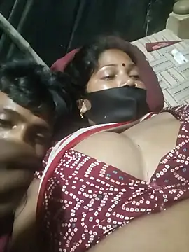 Indiandesicouple... Live Webcam on Stripchat