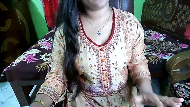 BengaliQueenStar webcam