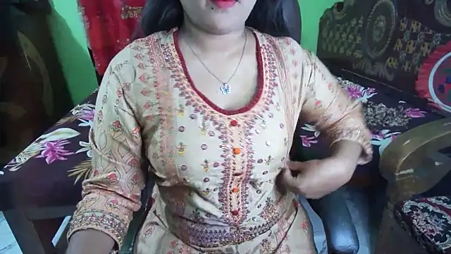 BengaliQueenStar webcam