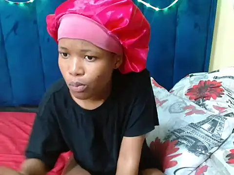 HotCreamyTea webcam