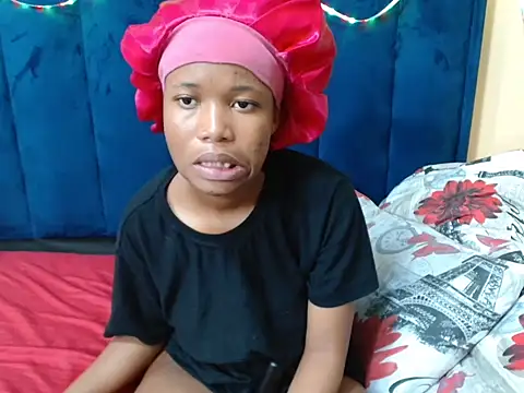 HotCreamyTea webcam