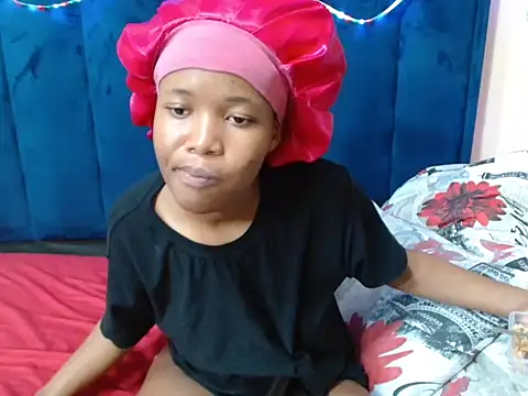 HotCreamyTea webcam
