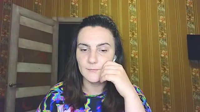 warm_pearl live cam on StripChat