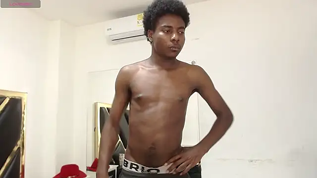 NoahJhonson69 webcam