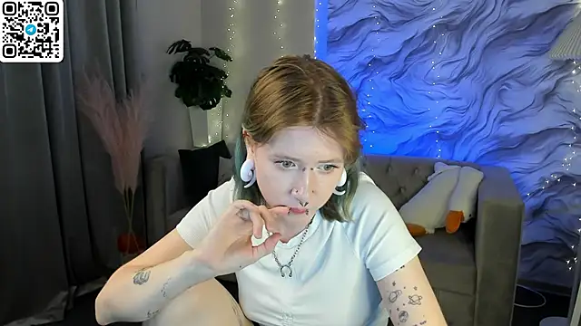 Elira_Vane webcam