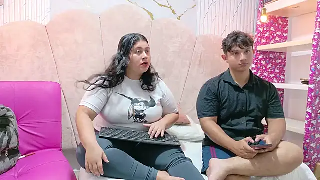 ParejaCurvy20 webcam