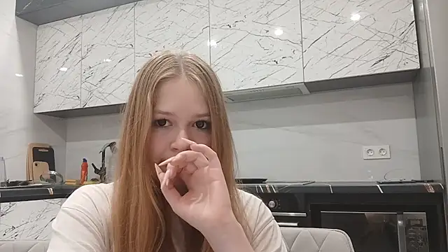 KarinaBestie webcam