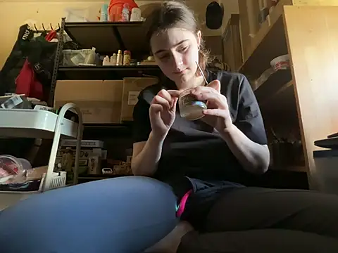 Snowbunnycake_131 webcam