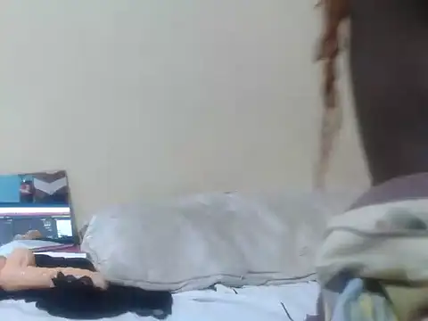 Sexxy-skinny webcam