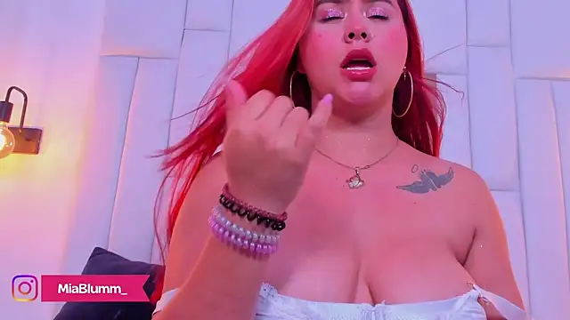 miia_blumm webcam