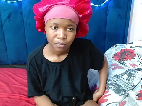 HotCreamyTea webcam