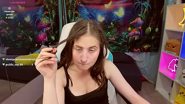 KiraDuvall webcam