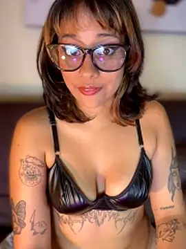 LeylaKnox webcam