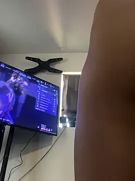 slumlords (Ask my age) - #american #cam2cam #cock-rating #daddies #hd #medium #middle-priced-privates #mobile #small-audience #straight #white