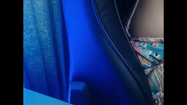 Watch Model29 live on EroticFlix - High definition streams