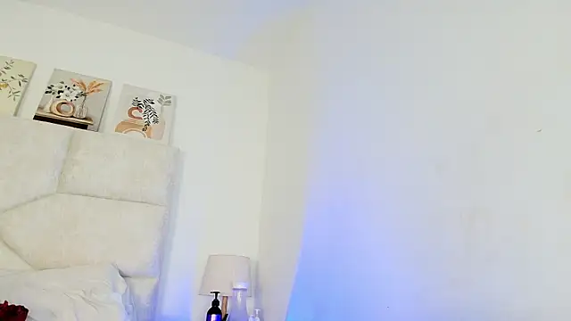 elizawiliamst live cam on StripChat