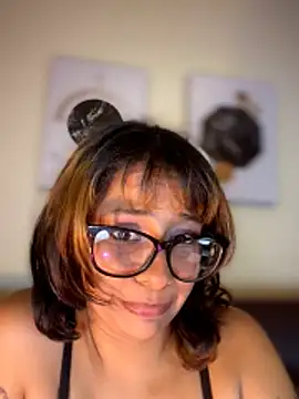 LeylaKnox live cam on StripChat