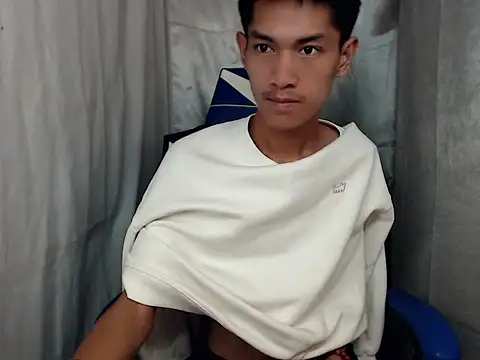 riks_tyler (Ask my age) - reach my goals to get me naked and cum