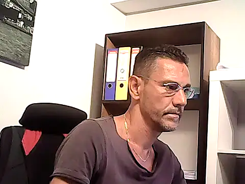mastercharisma35 (Ask my age) - like tips pls. ı stand up for you.. okey