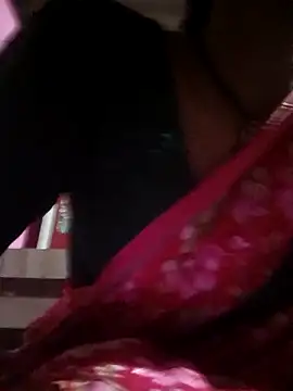 Chinki_pande webcam