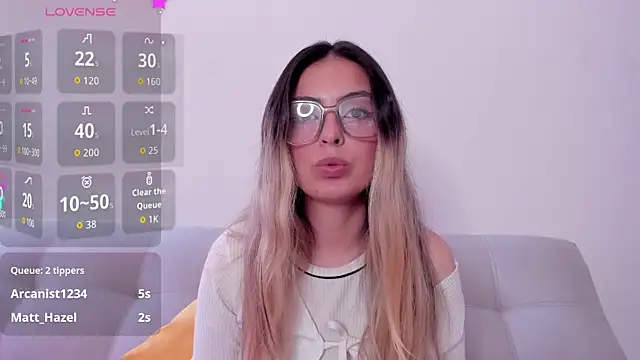 Fernanda_aaaa live cam on StripChat