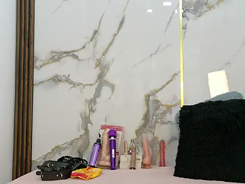 KarlaSmith__ webcam
